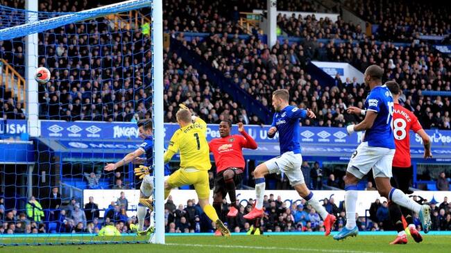 Everton se mide con Manchester United en la primera división del fútbol británico