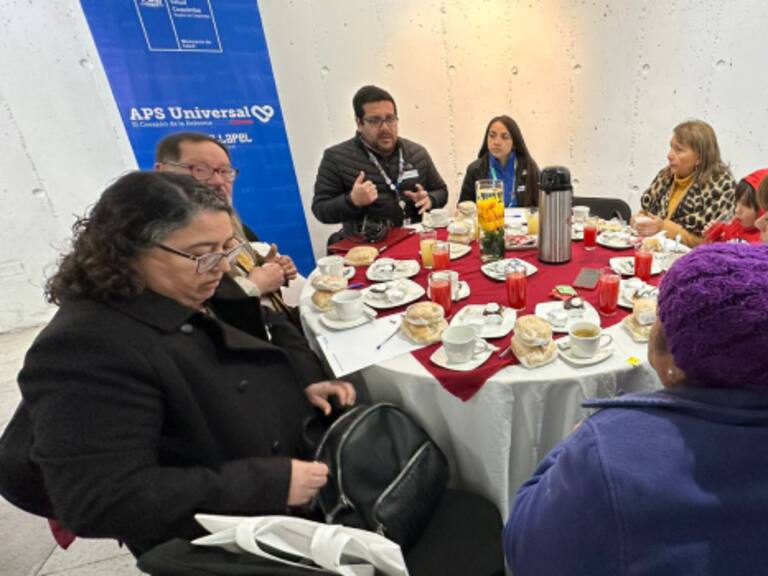 Vecinos de Illapel participan en inédito diálogo ciudadano sobre reforma de universalización de la atención primaria de salud