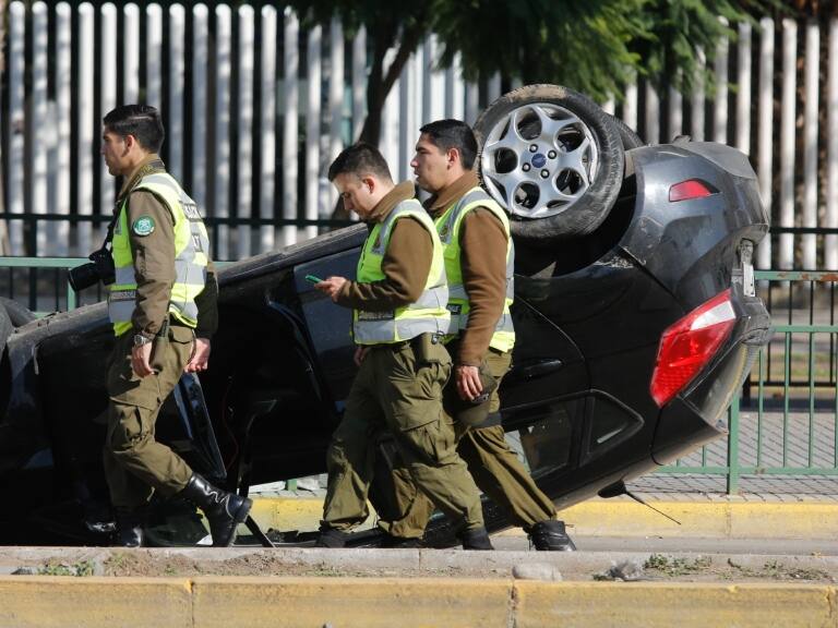 Bus interprovincial protagoniza violento choque con automóvil en Autopista Central