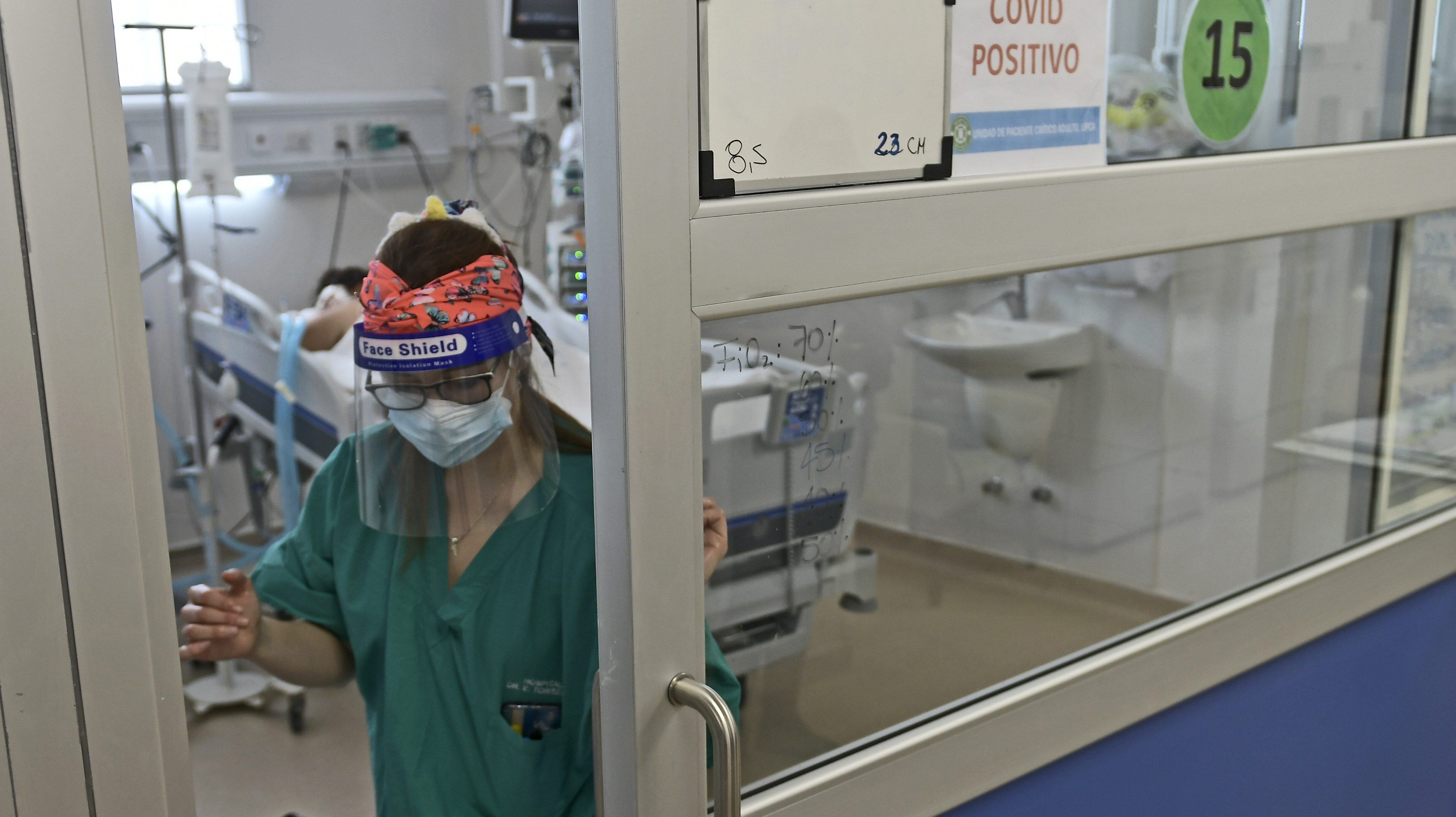 Ministro Paris reconoció una alta ocupación de hospitales