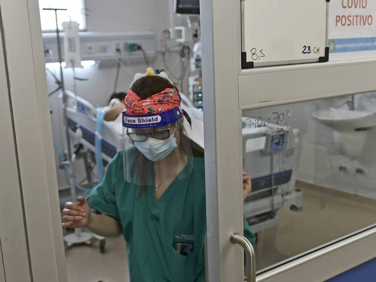 Ministro Paris reconoció una alta ocupación de hospitales