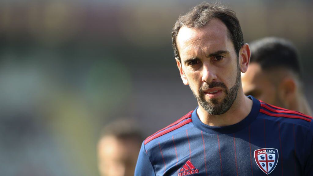 TURIN, ITALY - OCTOBER 18: Diego Godin of Cagliari during the Serie A match between Torino FC and Cagliari Calcio at Stadio Olimpico di Torino on October 18, 2020 in Turin, Italy. (Photo by Jonathan Moscrop/Getty Images)