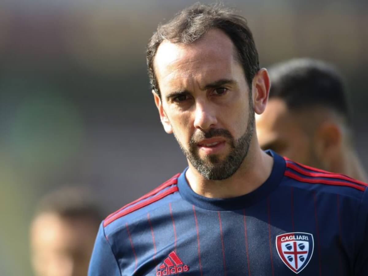 Cagliari informó que el defensa uruguayo Diego Godín dio positivo por Covid-19