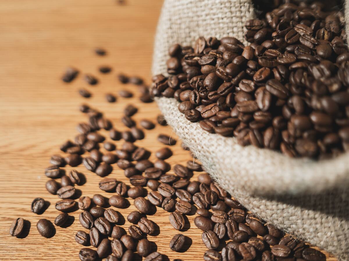 Precio del café se dispara mundialmente: este será su impacto en el mercado chileno