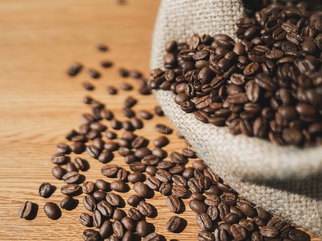Precio del café se dispara mundialmente: este será su impacto en el mercado chileno