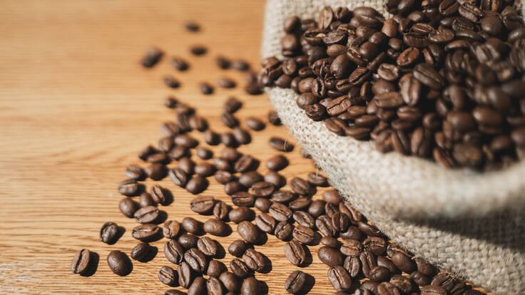Precio del café se dispara mundialmente: este será su impacto en el mercado chileno