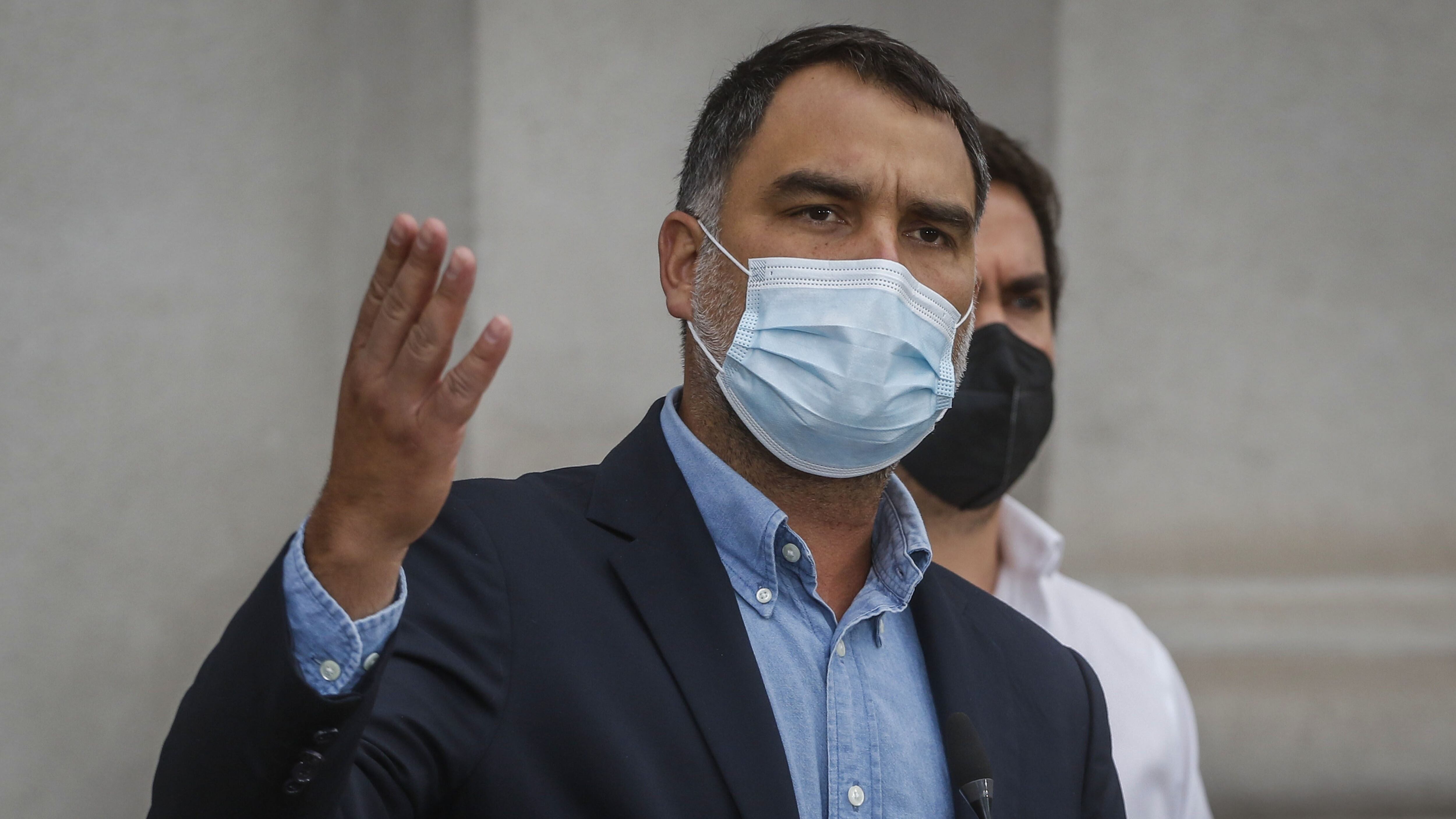 16 de marzo del 2021/SANTIAGOEl presidente de la UDI Javier Macaya, realizan un punto de prensa tras la visita a los Ministros Hernán de Justicia y Secretario General de Gobierno, a causa de la entrevista a Mauricio Hernández Norambuena en el programa Mentiras Verdaderas.
FOTO: SEBASTIAN BELTRAN GAETE/AGENCIAUNO