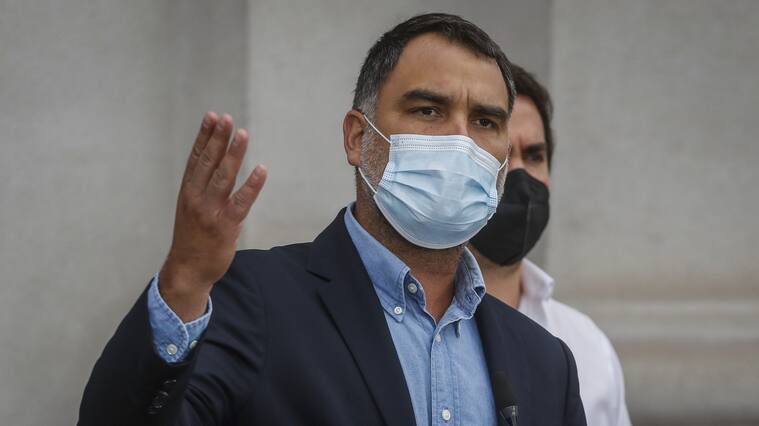 16 de marzo del 2021/SANTIAGOEl presidente de la UDI Javier Macaya, realizan un punto de prensa tras la visita a los Ministros Hernán de Justicia y Secretario General de Gobierno, a causa de la entrevista a Mauricio Hernández Norambuena en el programa Mentiras Verdaderas.
FOTO: SEBASTIAN BELTRAN GAETE/AGENCIAUNO