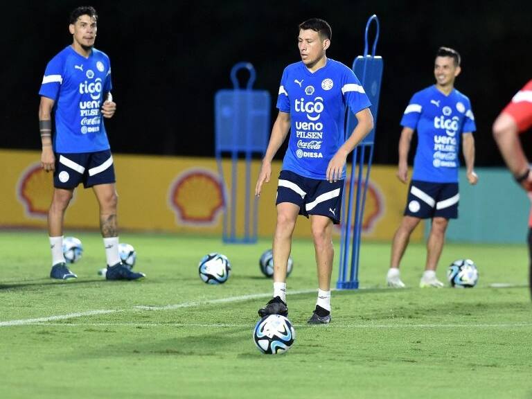 La formación de Paraguay para visitar a Chile en el Monumental