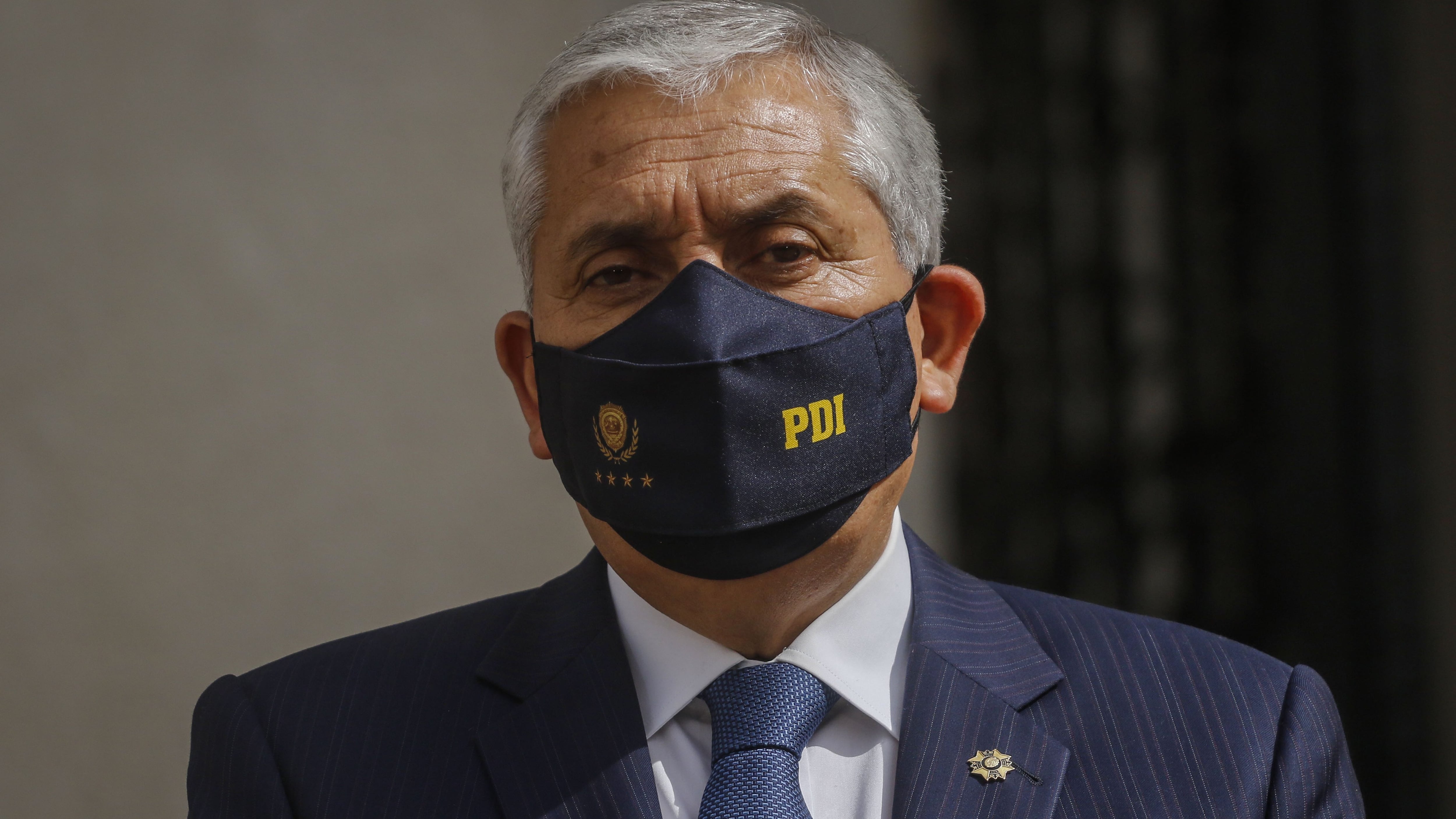 Ex director de la PDI es acusado de malversación, falsificación de documentos públicos y lavado de $146 millones de pesos
