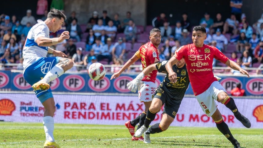 Universidad Católica se salva de la derrota con doblete de Zampedri y rescata un empate ante Unión Española