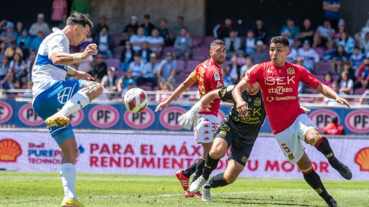 Universidad Católica se salva de la derrota con doblete de Zampedri y rescata un empate ante Unión Española