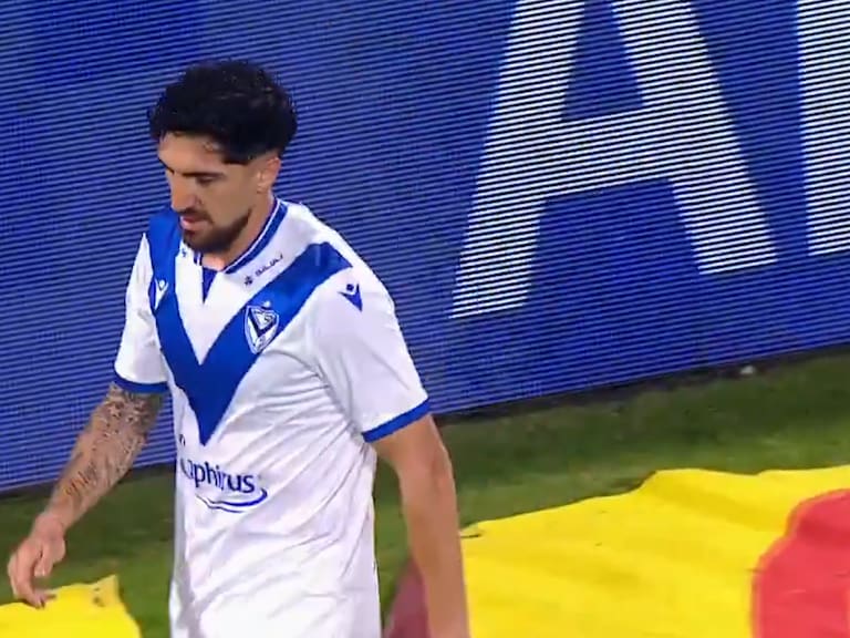 Menos mal ganaron: los increíbles goles perdidos por Diego Valdés y otro de sus compañeros en Vélez Sarsfield