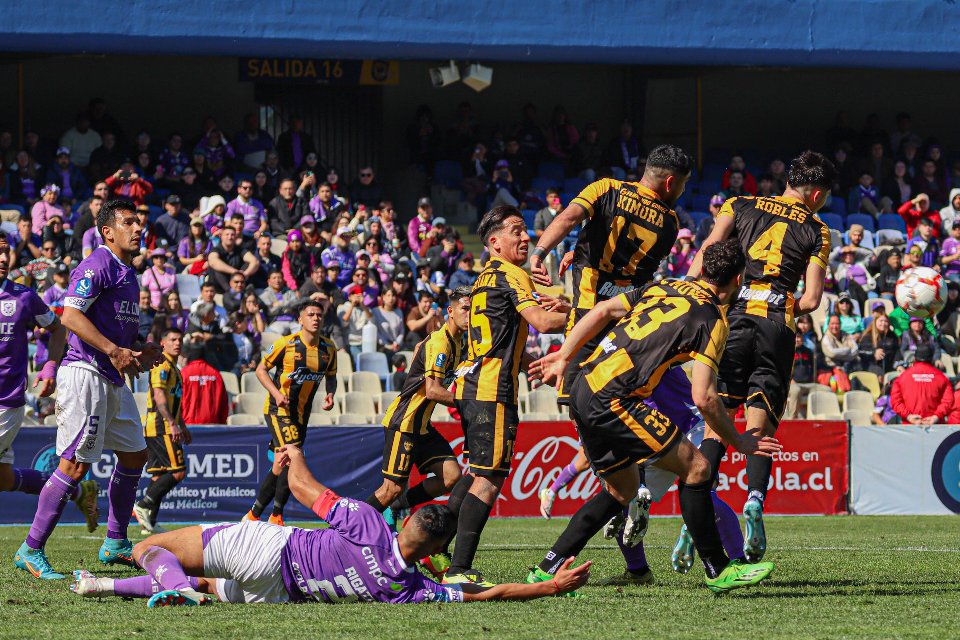 25 DE AGOSTO DE 2024/CONCEPCION
Jugadores durante una nueva versión del Clásico Penquista, entre Fernández Vial y Deportes Concepción , disputado en el Estadio Ester Roa Rebolledo.
FOTO: RODRIGO FUICA / AGENCIAUNO