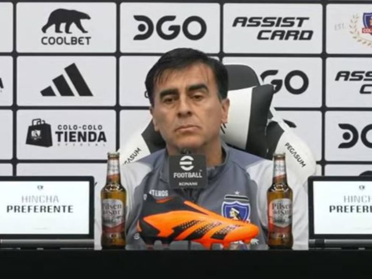 Gustavo Quinteros fija la prioridad del mercado de pases en Colo Colo: «Deberíamos incorporar un jugador para fortalecer la delantera»