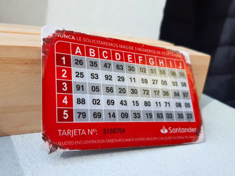 Fin a la tarjeta de coordenadas: la norma de la CMF que obliga a los bancos a eliminar el sistema en Chile entra en vigor muy pronto