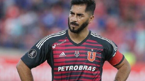 Johnny Herrera cuestionó a Luis Roggiero: "No entendió lo que Larrivey realmente aportaba"