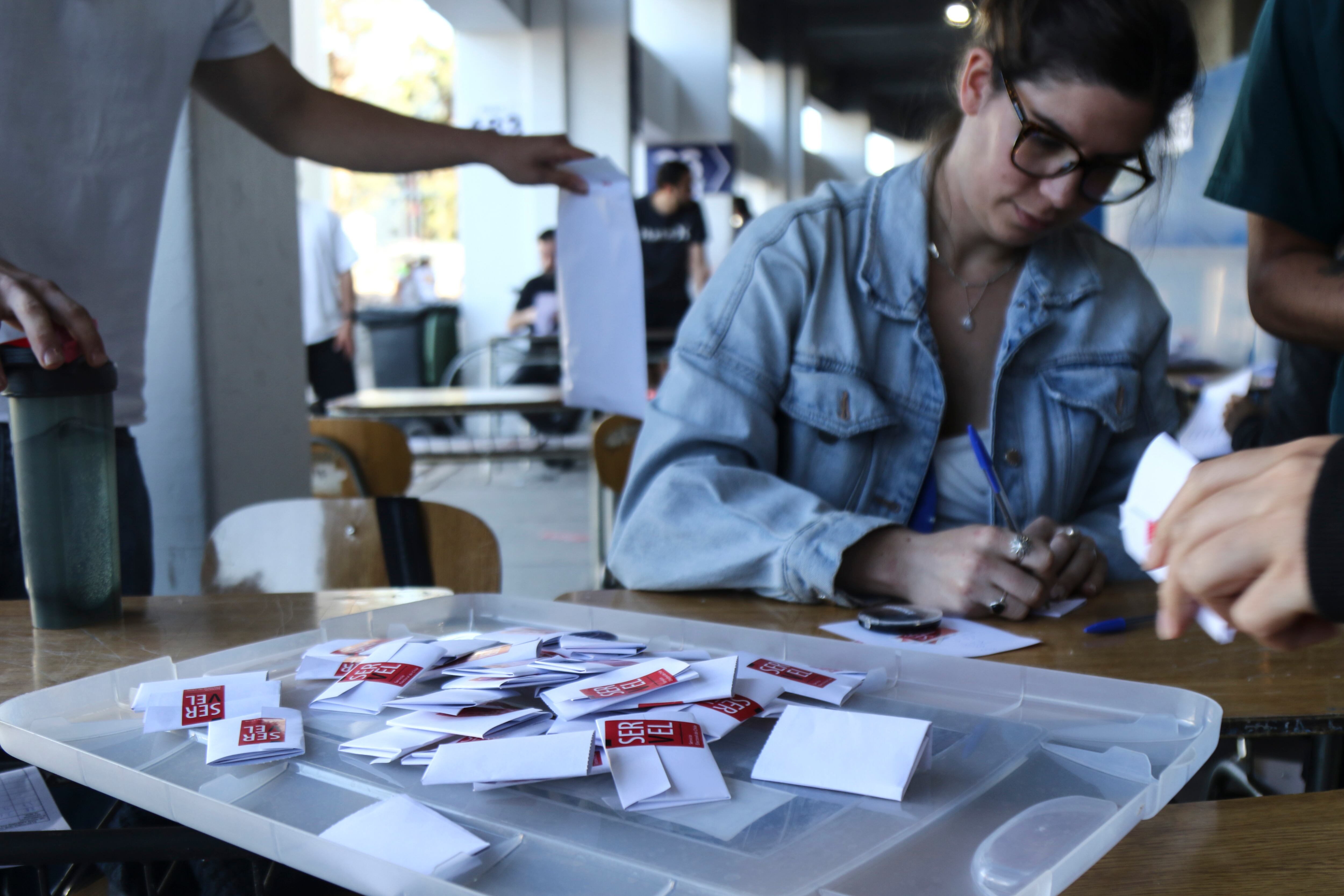 Segunda vuelta de gobernadores: quiénes son los dos candidatos en la región de Valparaíso en Chile