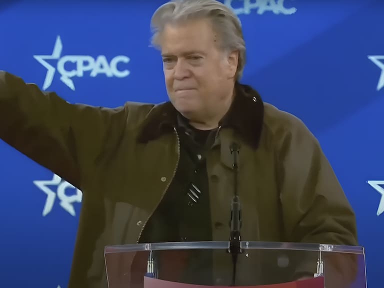 Exasesor de Donald Trump hace saludo nazi tras discurso en Conferencia Política de Acción Conservadora en Estados Unidos