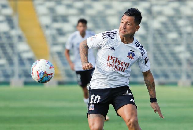 Leonardo Valencia aguarda el ok de Gustavo Quinteros para irse a Santiago Wanderers
