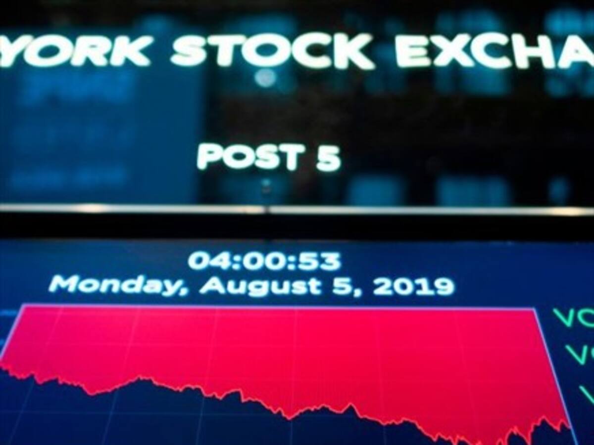 Wall Street sufrió su peor caída del año por el temor a una guerra de divisas