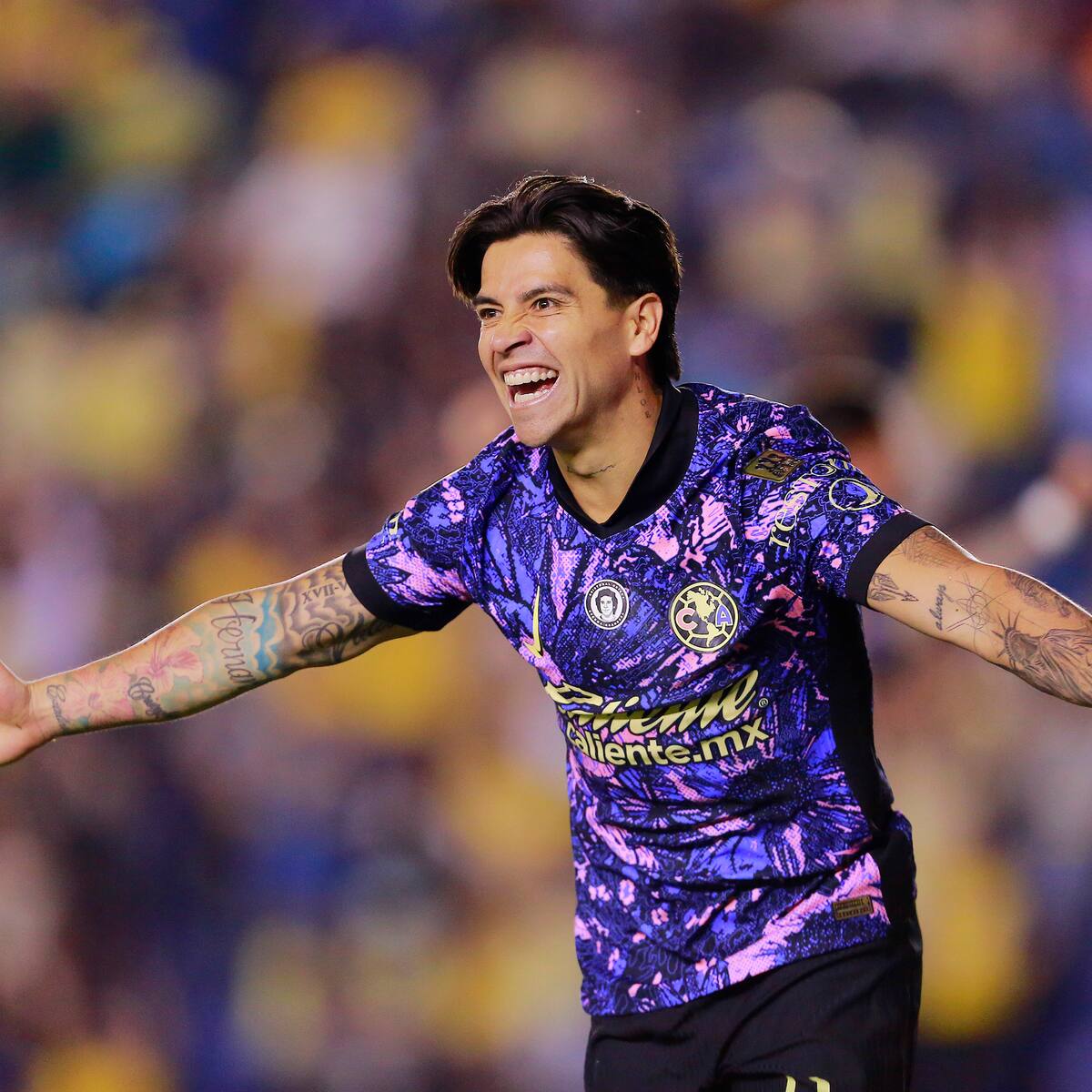 Víctor Dávila se luce con un doblete en la liga mexicana: mira los goles del chileno en el triunfo del América