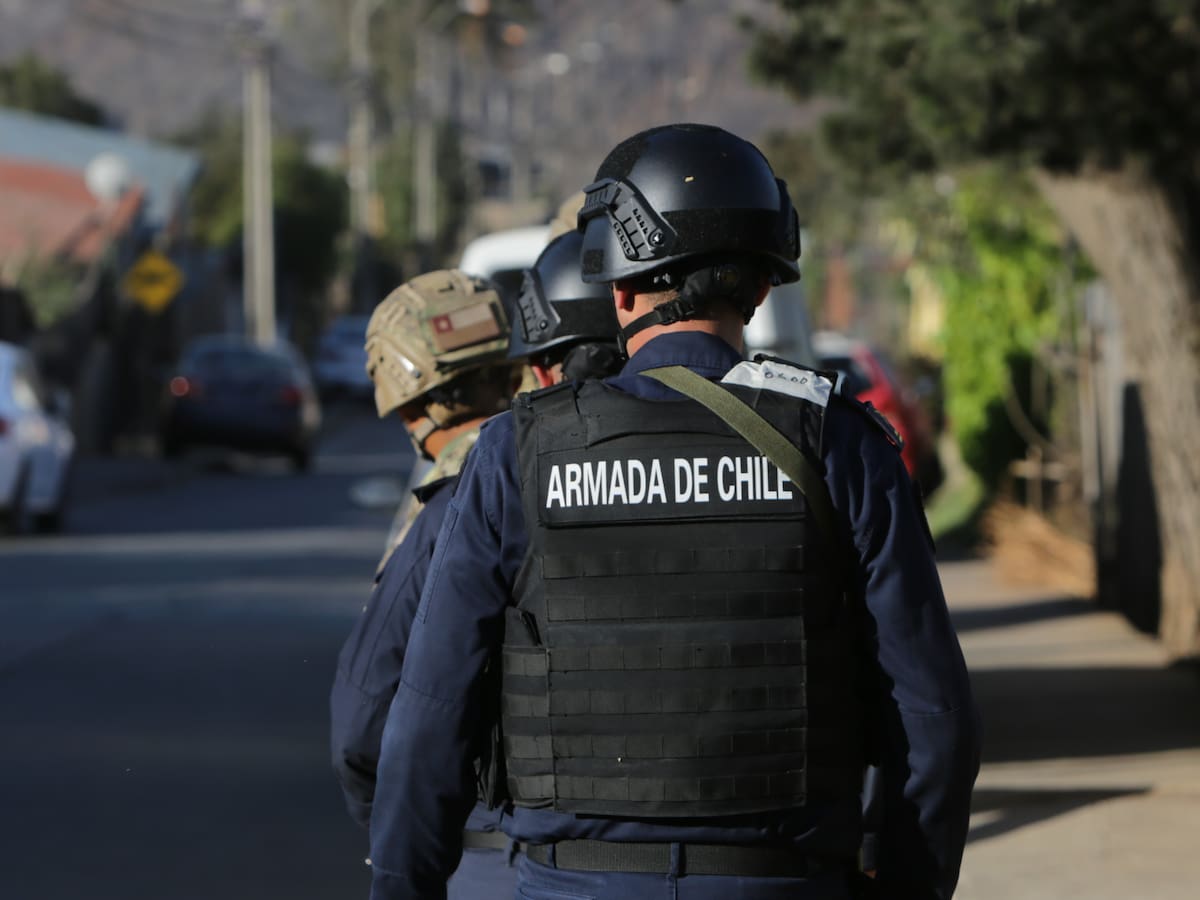 Armada sufre robo en campo de entrenamiento: encapuchados se llevaron armas institucionales