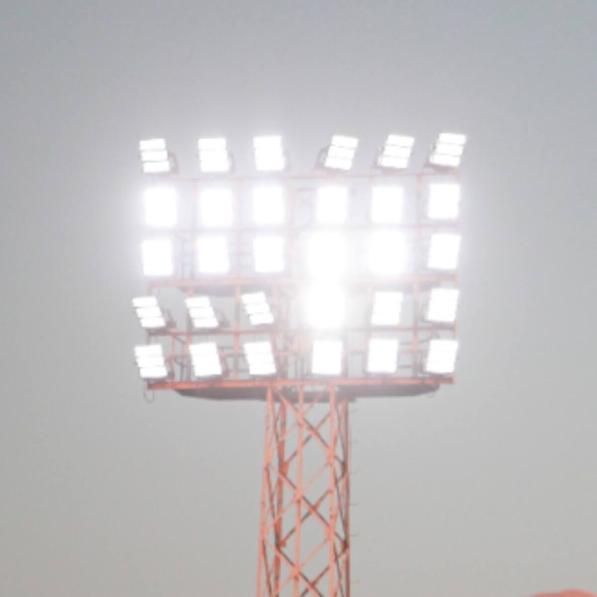 Histórico: estadio del fútbol chileno implementa luminarias y apunta a recibir partidos internacionales