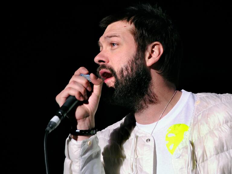 Tom Meighan, exvocalista de Kasabian, es condenado por agredir físicamente a su expareja