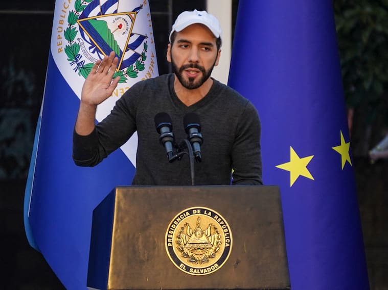 El presidente de El Salvador, Nayib Bukele, en un acto oficial