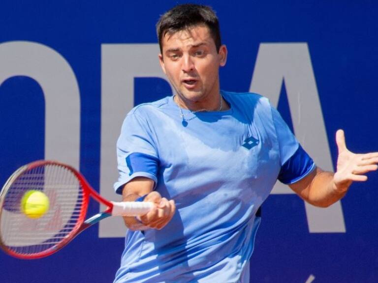Tomás Barrios revierte la desventaja inicial y supera el debut en el Challenger de Bratislava
