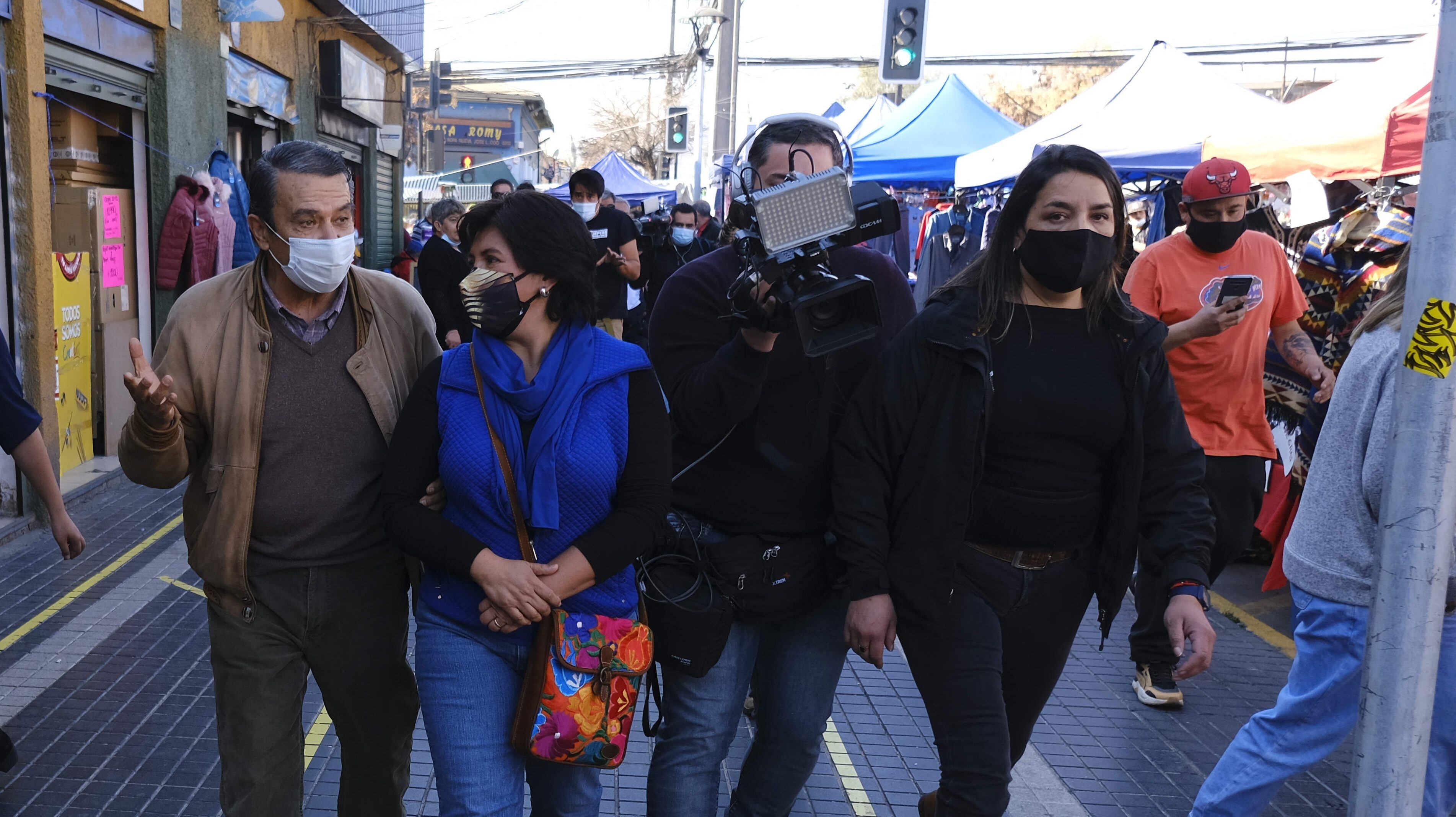 Provoste hizo sus descargos tras ser increpada en feria de Puente Alto