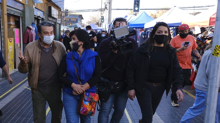 Provoste hizo sus descargos tras ser increpada en feria de Puente Alto