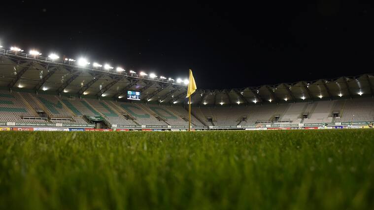 16 DE MARZO DE 2020/TEMUCOVista del estadio sin publico, durante el partido valido por la fecha 4 del Campeonato Nacional de Primera B 2020, entre Temuco y San Marcos de Arica, disputado en el Estadio German Becker de Temuco, región de La Araucanía.
FOTO: MARCOS MALDONADO/AGENCIAUNO