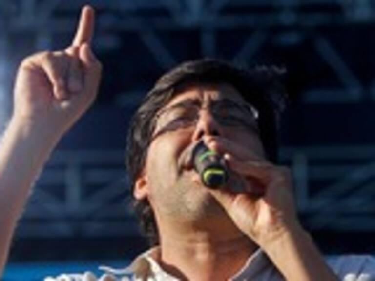 Daniel Jadue: La gente debe tener cuidado con la letra chica en las farmacias populares