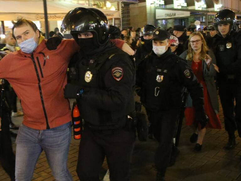 Más de 1.300 detenidos dejan protestas en Rusia tras decreto de movilización de reservistas