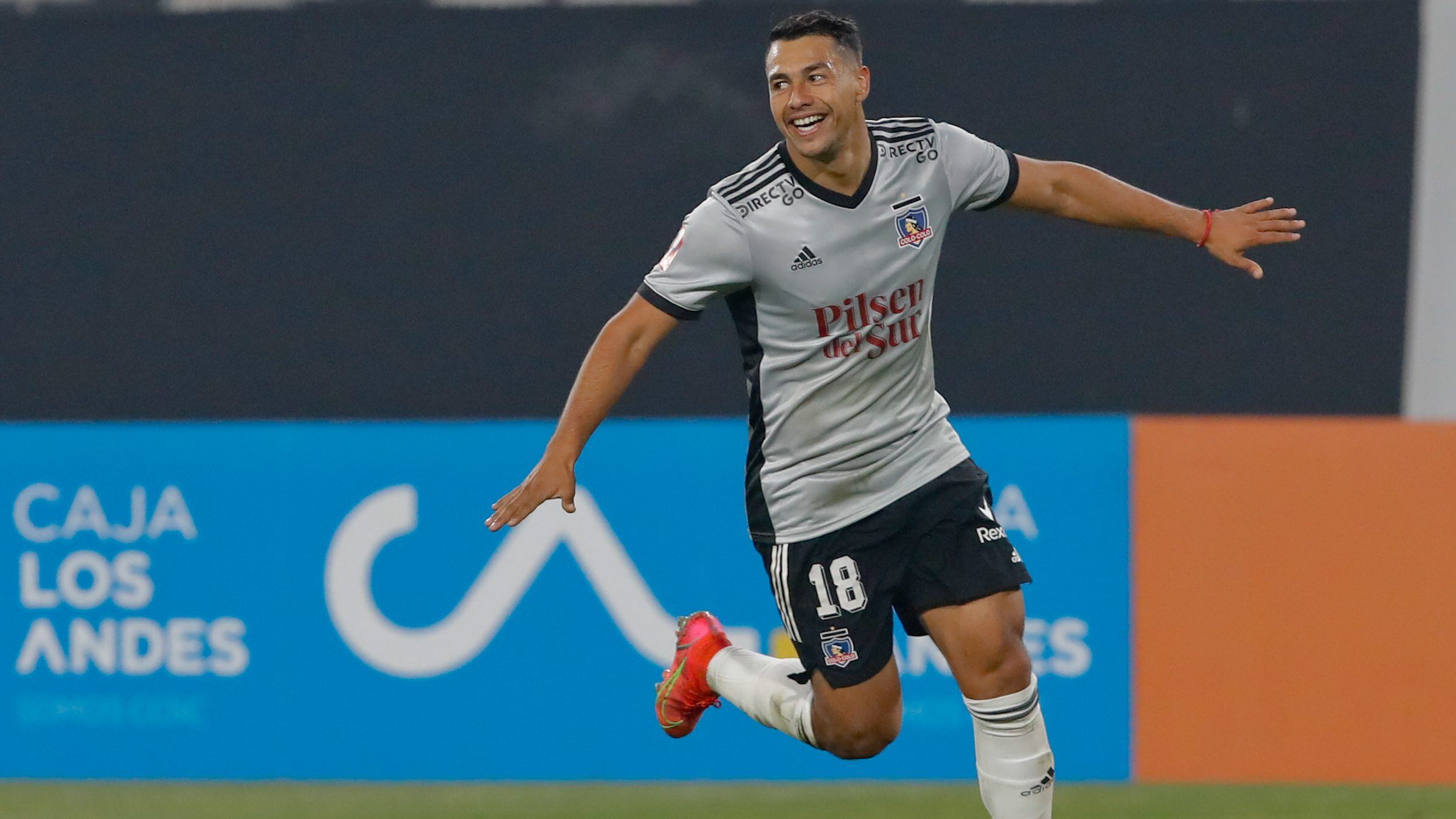 4 de Julio del 2021/SANTIAGOIvan Morales(c) anota y celebra su primer gol y el 1 a 0 de Colo Colo ,durante el partido valido por los octavos de Final vuelta de la Copa Chile 2021, entre Colo Colo vs Deportes La Serena, disputado en el Estadio Monumental.
FOTO:FRANCISCO LONGA/AGENCIAUNO