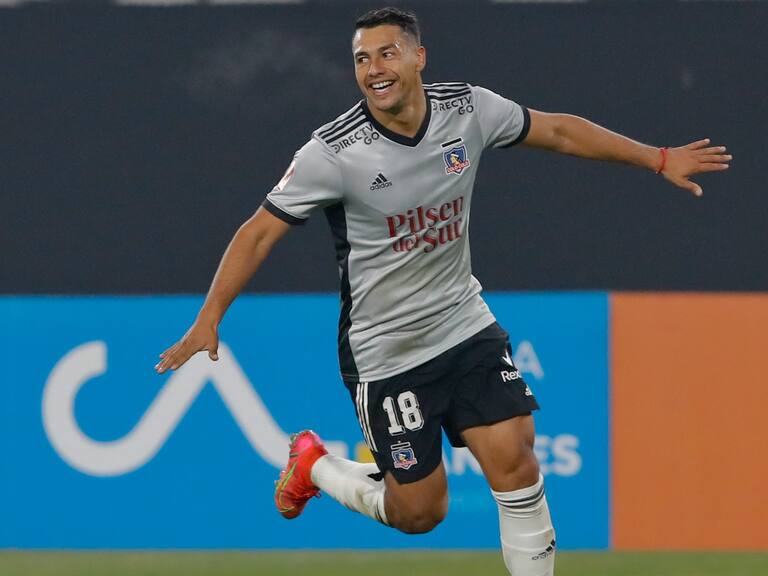 4 de Julio del 2021/SANTIAGOIvan Morales(c) anota y celebra su primer gol y el 1 a 0 de Colo Colo ,durante el partido valido por los octavos de Final vuelta de la Copa Chile 2021, entre Colo Colo vs Deportes La Serena, disputado en el Estadio Monumental.
FOTO:FRANCISCO LONGA/AGENCIAUNO