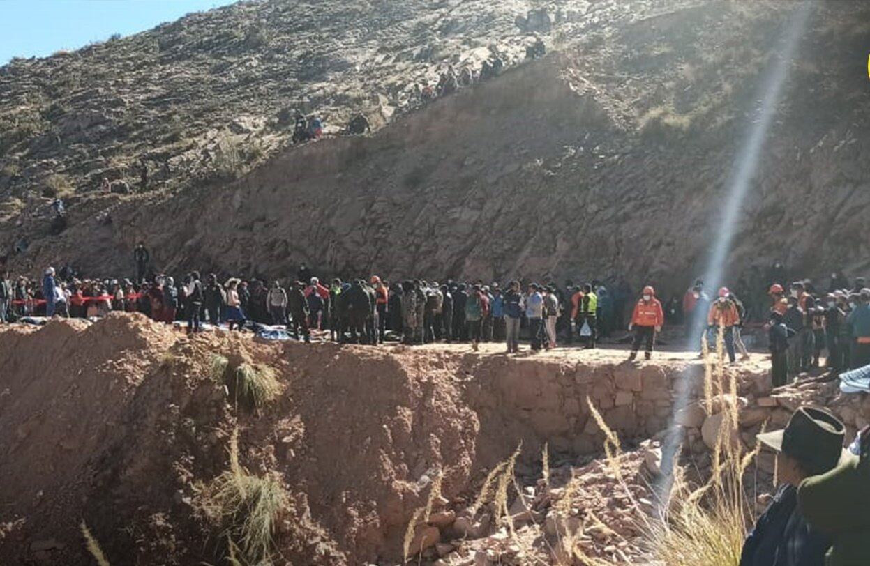 La caída de un bus que viajaba con pasajeros desde Potolo