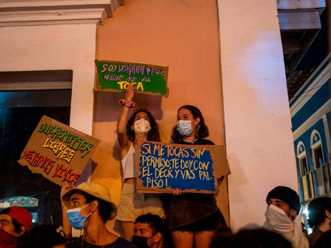 Mujeres se manifiestan en contra de la violencia de género en San Juan