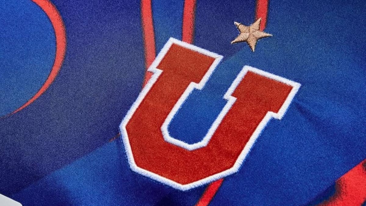 La U presenta sus nuevas camisetas para la temporada 2026: detalles, precios y dónde comprar