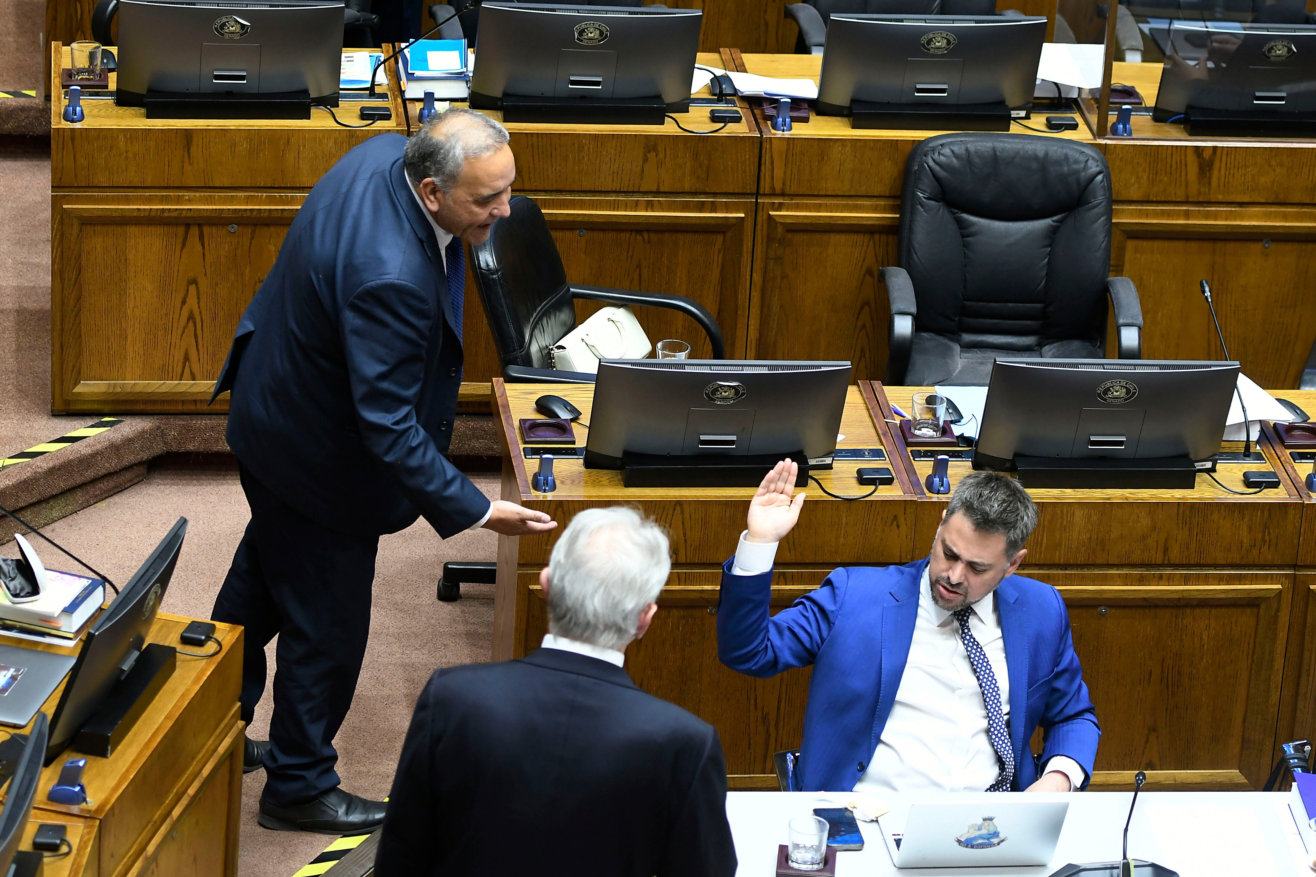 Daniel Manouchehri - Fidel Espinoza