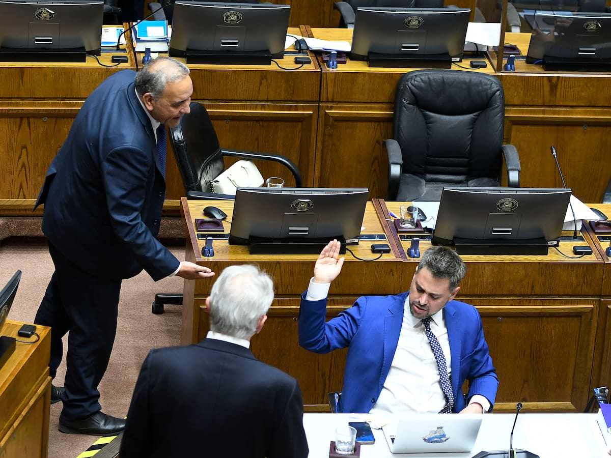 Fidel Espinoza anuncia querella contra Manouchehri por acusarlo de corrupto: “Tendrá que demostrarlo en los tribunales”