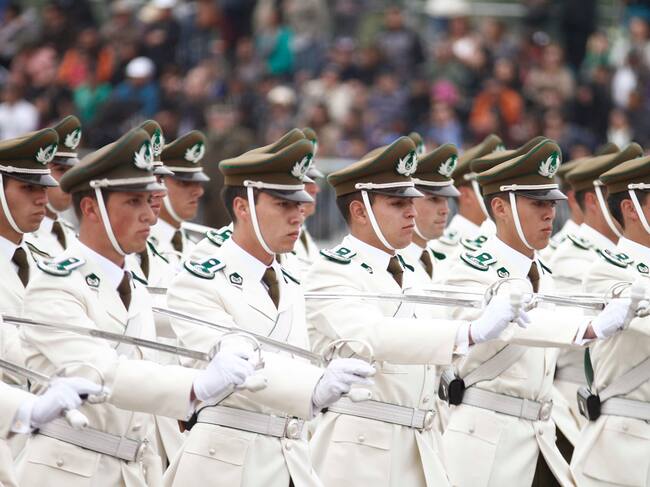 19 de Septiembre 2012/ SANTIAGO
La Banda de Guerra de la Escuela de Carabineros, junto con Cadetes de dicha institución, realizan su presentación durante el desfile de la Gran Parada Militar Año 2012
FOTO: HANS SCOTT/AGENCIAUNO