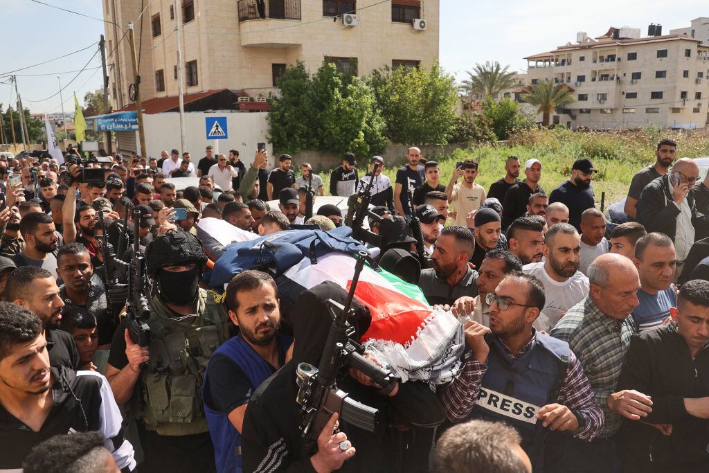 El funeral de la periodista Shireen Abu Aqleh acompañado de seguridad