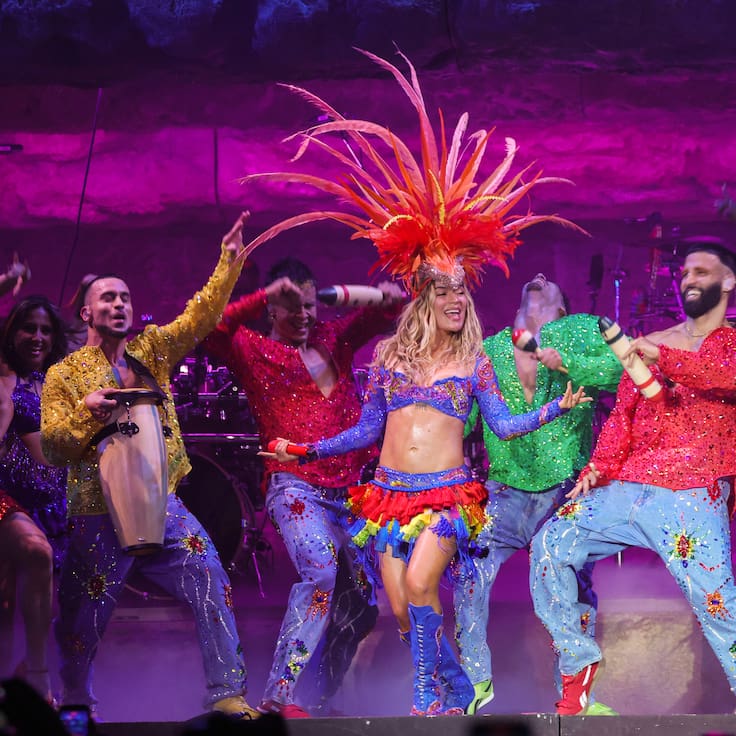 Píñas, maracas y un corazón: mensaje de ejecutivo de productora desata rumores de Karol G en Chile