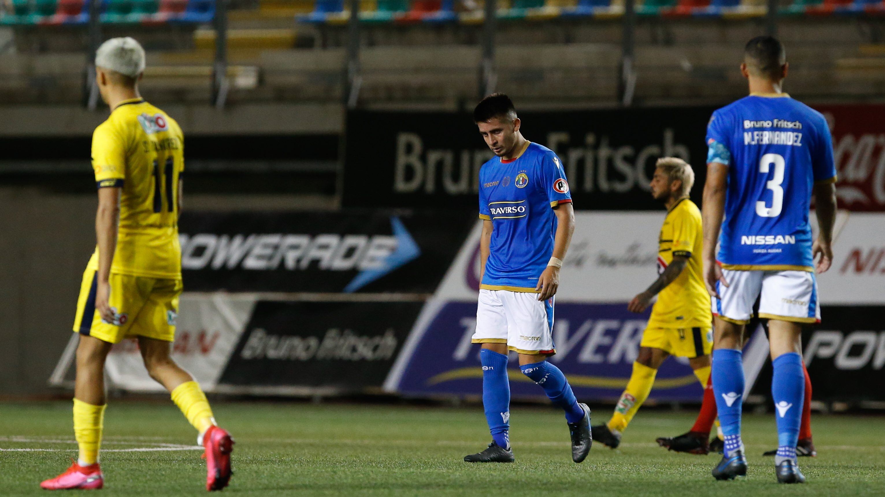 Jugadores de Audaz Italiano se lamentan ,durante el partido valido por la Octava fecha del Campeonato Nacional AFP PlanVital 2020, entre Audax Italiano vs Universidad de Concepcion, disputado en el Estadio Municipal de la Florida.FOTO:FRANCISCO LONGA/AGENCIAUNO