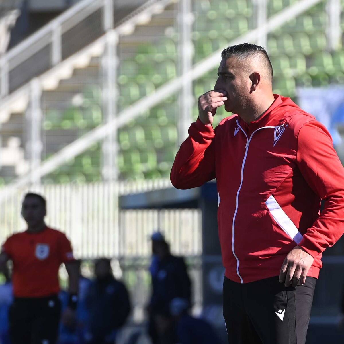 Remezón en Santiago Wanderers: Jaime García dejó de ser el DT del club a tres fechas del final en la Primera B