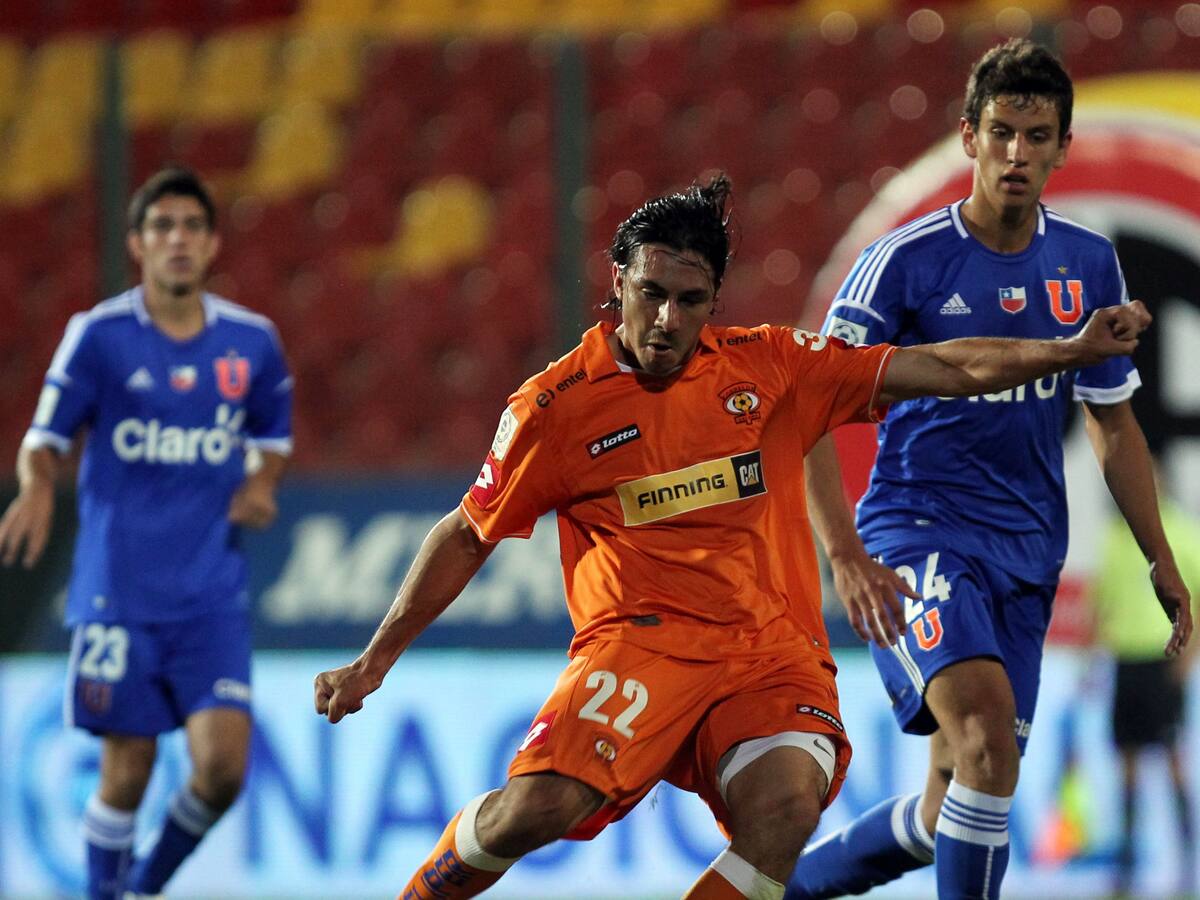 Cristian Milla, ex delantero azul: «Hay que tener carácter, sino no puedes jugar en la U»