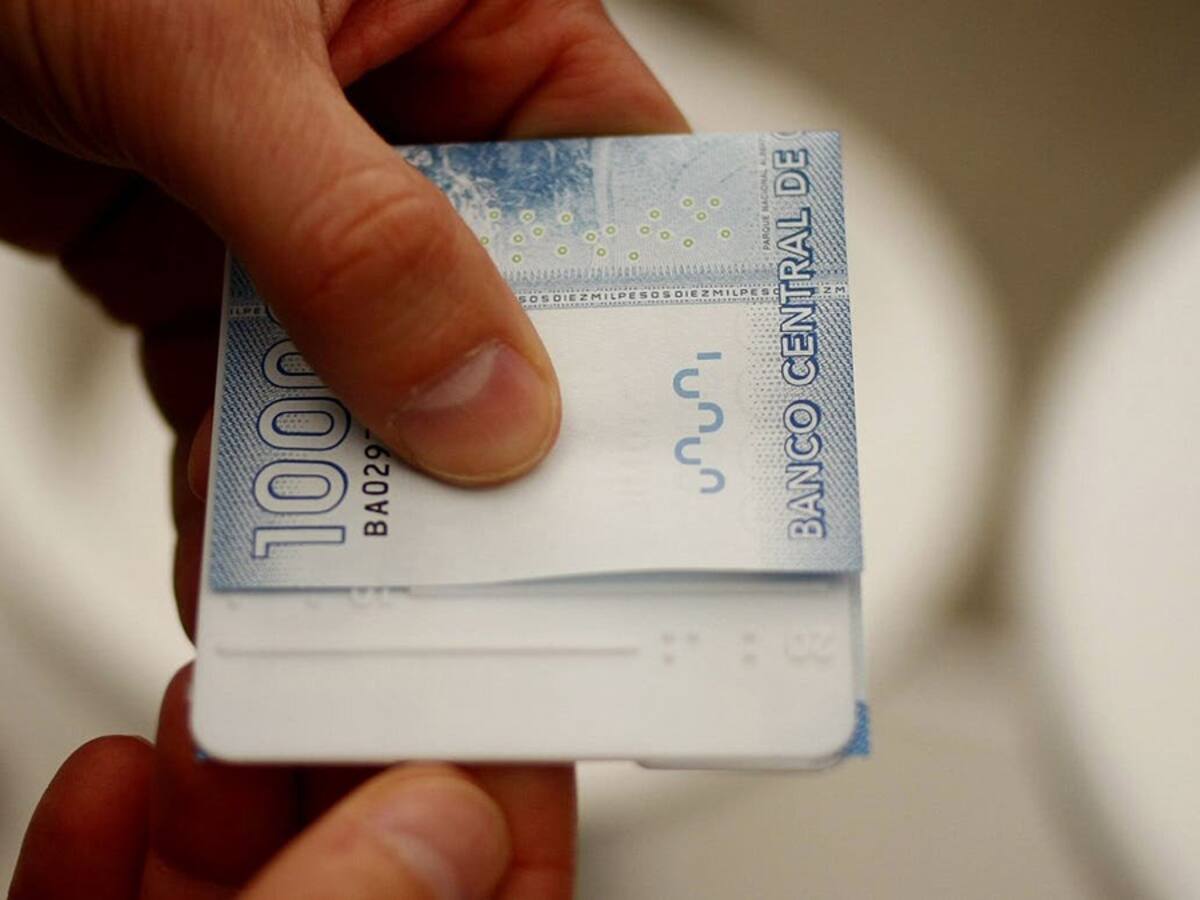 ¿Puedo recibir el IFE Laboral y el IFE Universal?